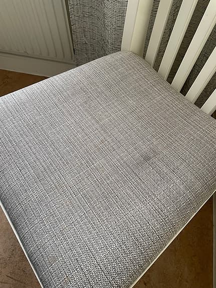 IKEA Aage Petersen Matbord med fyra stolar och dyna