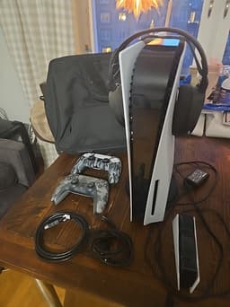 Sony Playstation 5 Disc-edition + 2 Handkontroller + Hörlurar + Laddningställ