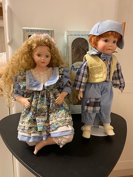 Porslinsdockor med kläder, tjej och kille