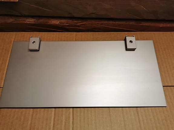 Vägghyllor/sängbord i metall (2 st.)
