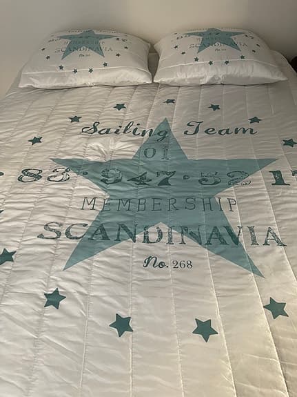 Överkast och två kuddöverdrag