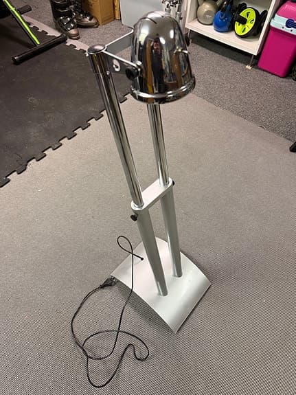 Retro! Motorcykel inspirerad golvlampa från Åström Design