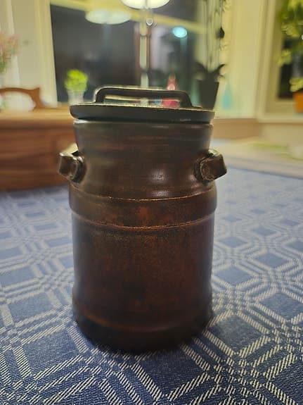 Mjölkkanna i keramik