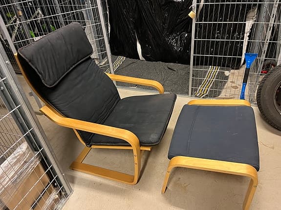IKEA POÄNG Fåtölj med fotpall - Svart