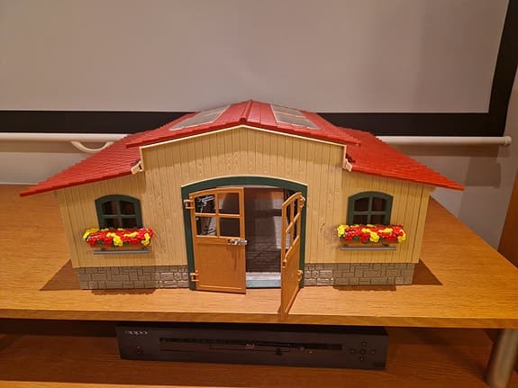 Schleich stall, hästar och tillbehör