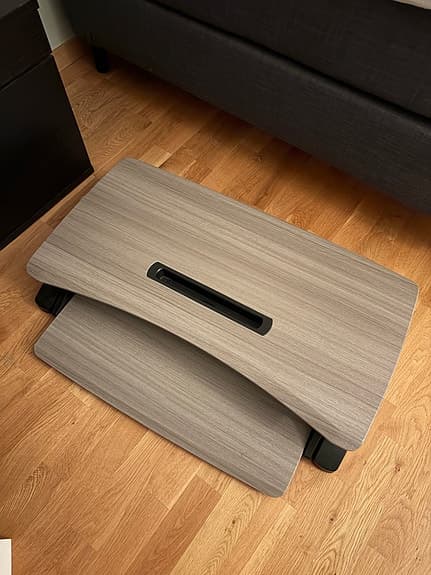 Justerbar Ergonomisk höj-/sänkmöbel för bord/arbetsyta