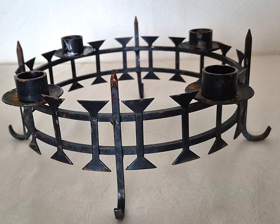 Ljusstake gjutjärn svenskt hantverk takkrona bredd 27cm