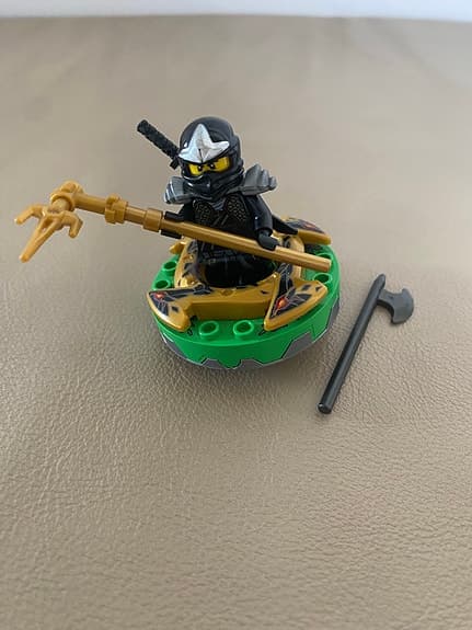 LEGO NINJAGO Cole ZX vs Rattla
