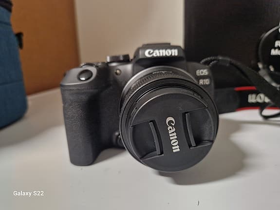 Canon EOS R10 Systemkamera med RF-S 18-45mm f/4.5-6.3 IS STM objektiv