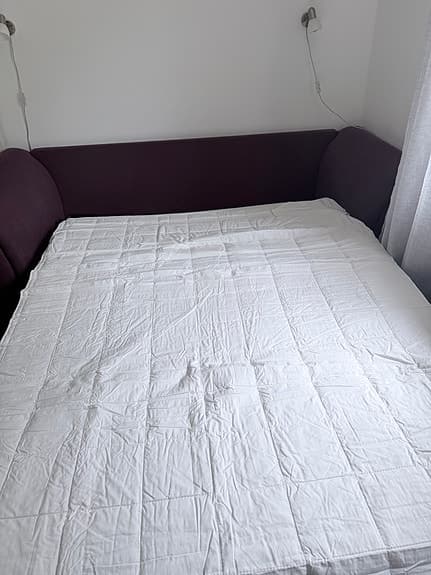 Bäddsoffa, kommer från ett garanterat djur- och rökfritt hem