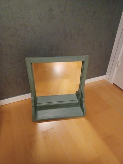 spegel med hylla grön trä