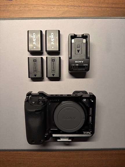 Sony A6400 kamerahus med tillbehör