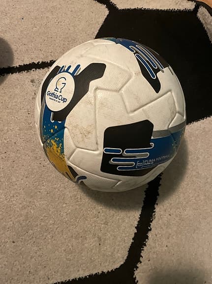 Puma gothia cup fotboll storlek 5 vit blå svart