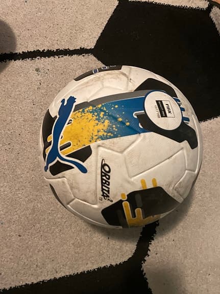 Puma gothia cup fotboll storlek 5 vit blå svart