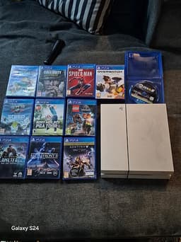 Sony Playstation 4 -  500GB - vit + 10 Spel