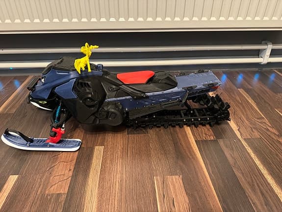 RC skoter med fjärrkontroll och batteri