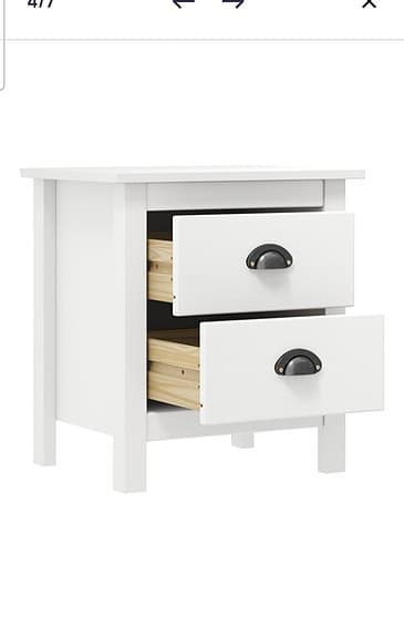 Oanvänd sängbord i furu