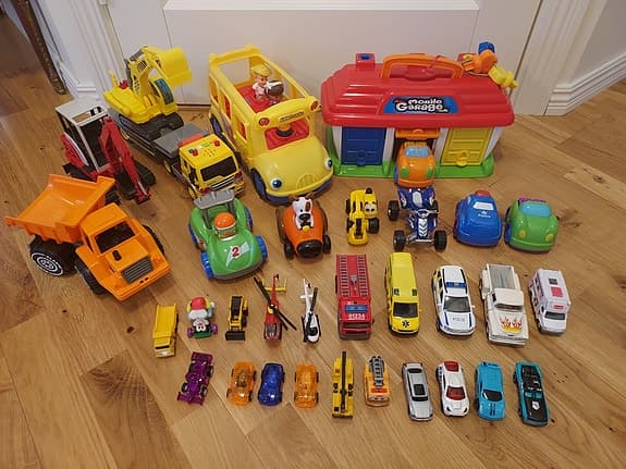 Leksaksfordon och lekset blandade märken