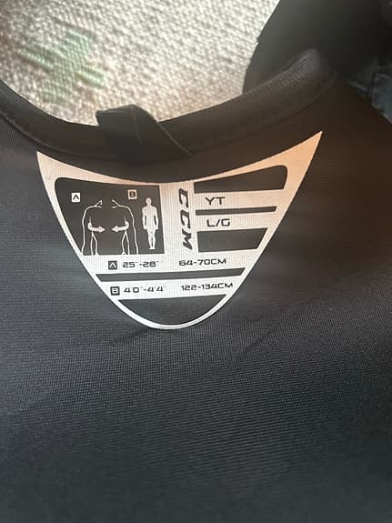 Komplett Ishockeykit med skridskor och skyddsställ för barn ca 6år