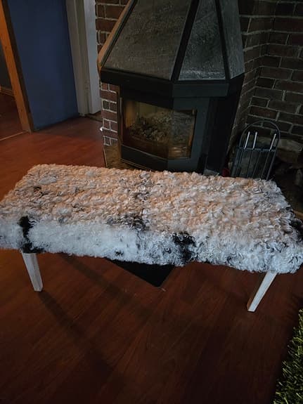 Sittbänk i get päls