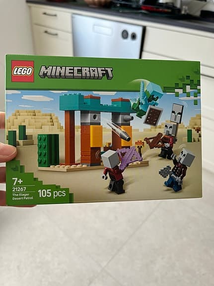LEGO Minecraft set 21167 Illager Raid 105 bitar