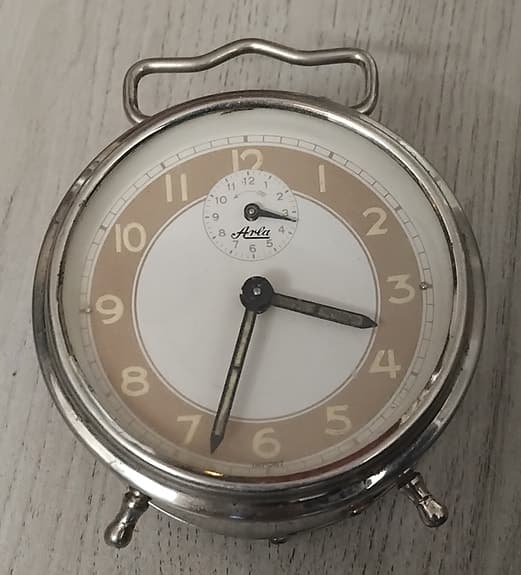 Arla mekanisk bordsklocka / väckarklocka – vintage