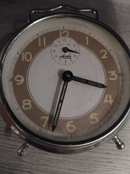 Arla mekanisk bordsklocka / väckarklocka – vintage