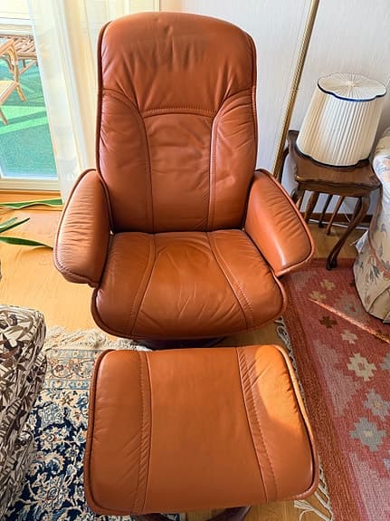 Stressless / fåtölj med fotpall