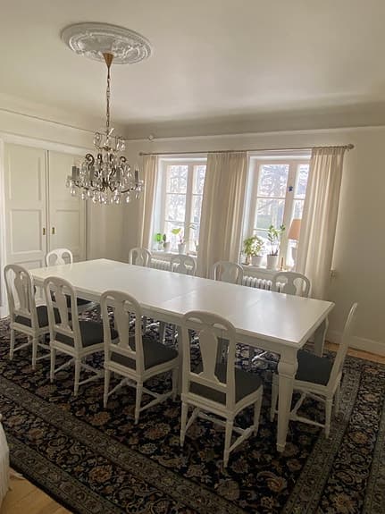 Matta, gardiner och Matsalsgrupp i gustaviansk stil
