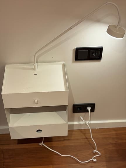 Draw sängbord med inbyggd led lampa och usb