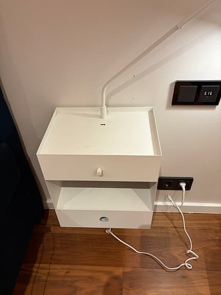 Draw sängbord med inbyggd led lampa och usb
