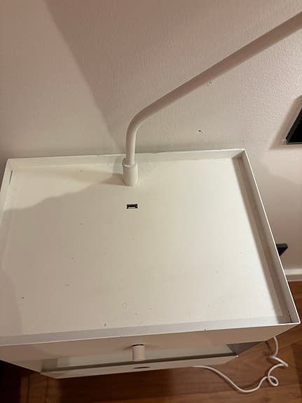 Draw sängbord med inbyggd led lampa och usb