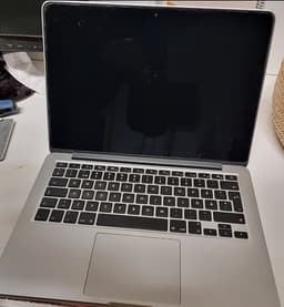 MacBook Pro 13 (2015) i5/8GB/512GB/Bra batteri hälsa