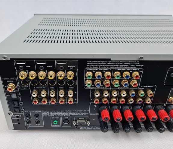 NAD T737 Snygg Kraftfull Kompetent Förstärkare  2x90W (8 ohm) / 7x40W