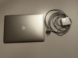 MacBook Air 13” 2017 Core i5, 8GB RAM,  121 GB SSD