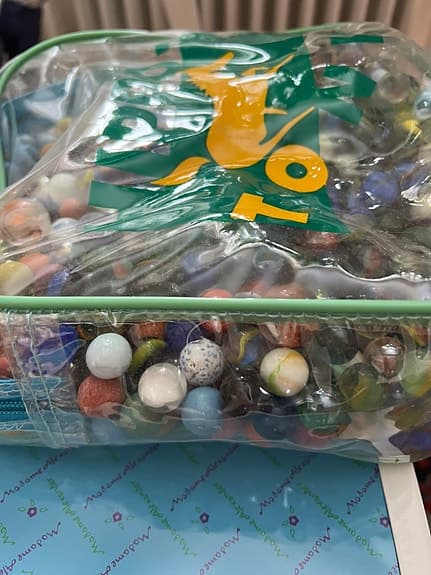 Bilbana, spelkulor i keramik o sten o glas