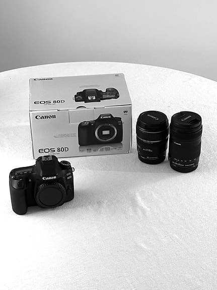 Canon EOS 80D med två objektiv