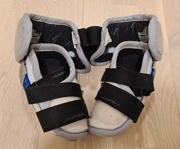 Hockey Armbågsskydd barn strl. M