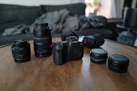 Canon EOS R med objektiv: RF 24-70mm 2.8 och RF 35mm 1.8