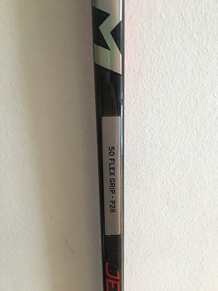 CCM Jetspeed FT7PRO P28 50 Flex Right Röd