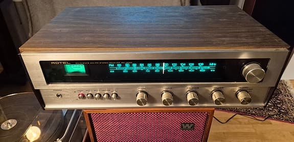 ROTEL RX-200A vintage reciever AM/FM teak kabinett i fint servat skick