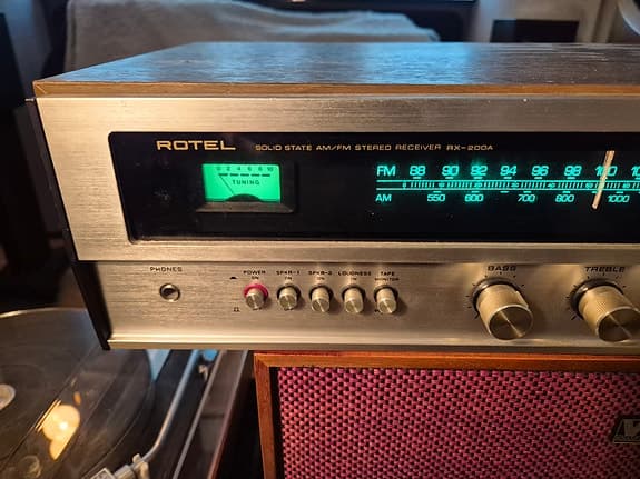 ROTEL RX-200A vintage reciever AM/FM teak kabinett i fint servat skick
