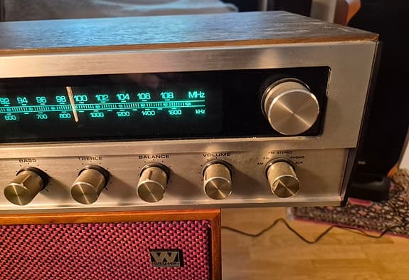 ROTEL RX-200A vintage reciever AM/FM teak kabinett i fint servat skick