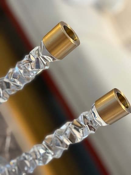 Orrefors ljusstakar med mässingsdetaljer