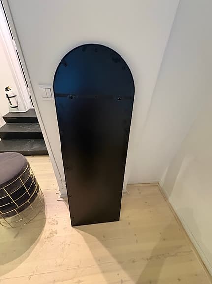Ikea helkroppsspegel svart bågformad