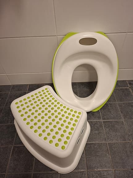 Tossig toalettsits och barnpall