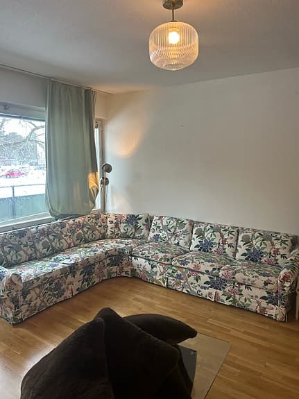 En hörnsoffa vintage 70 tal köpt på brand stationen