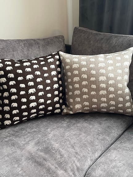 2st Kuddfodral/ Tyg Från Svenskt Tenn/ Estrid Ericson/ Elefant Varm Grå , Brun