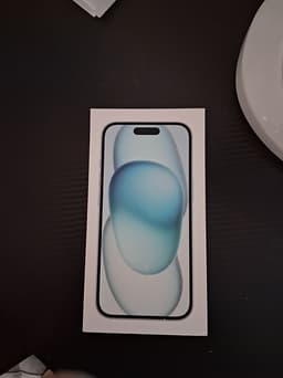hej, vill sälja min Iphone 15 oöppnad. köptes den 4.2.2026 kvitto finns.