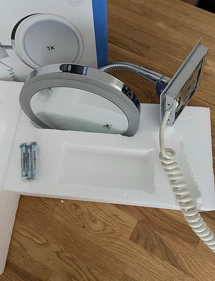 Smedbo Pima rak- och sminkspegel väggmodell med LED-belysning